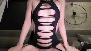 ❤️越南反差嫩妹【Miuzxc】身材苗条粉嫩小穴 继妹用最火辣的足交 上位骑乘打桩 口爆吃精 射好多❤️